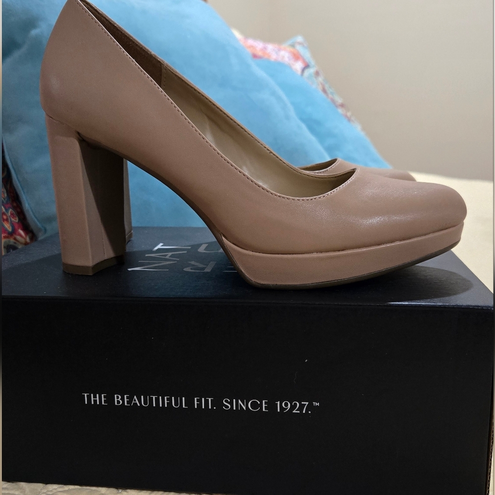 Naturalizer Women's Tan Nude Pumps